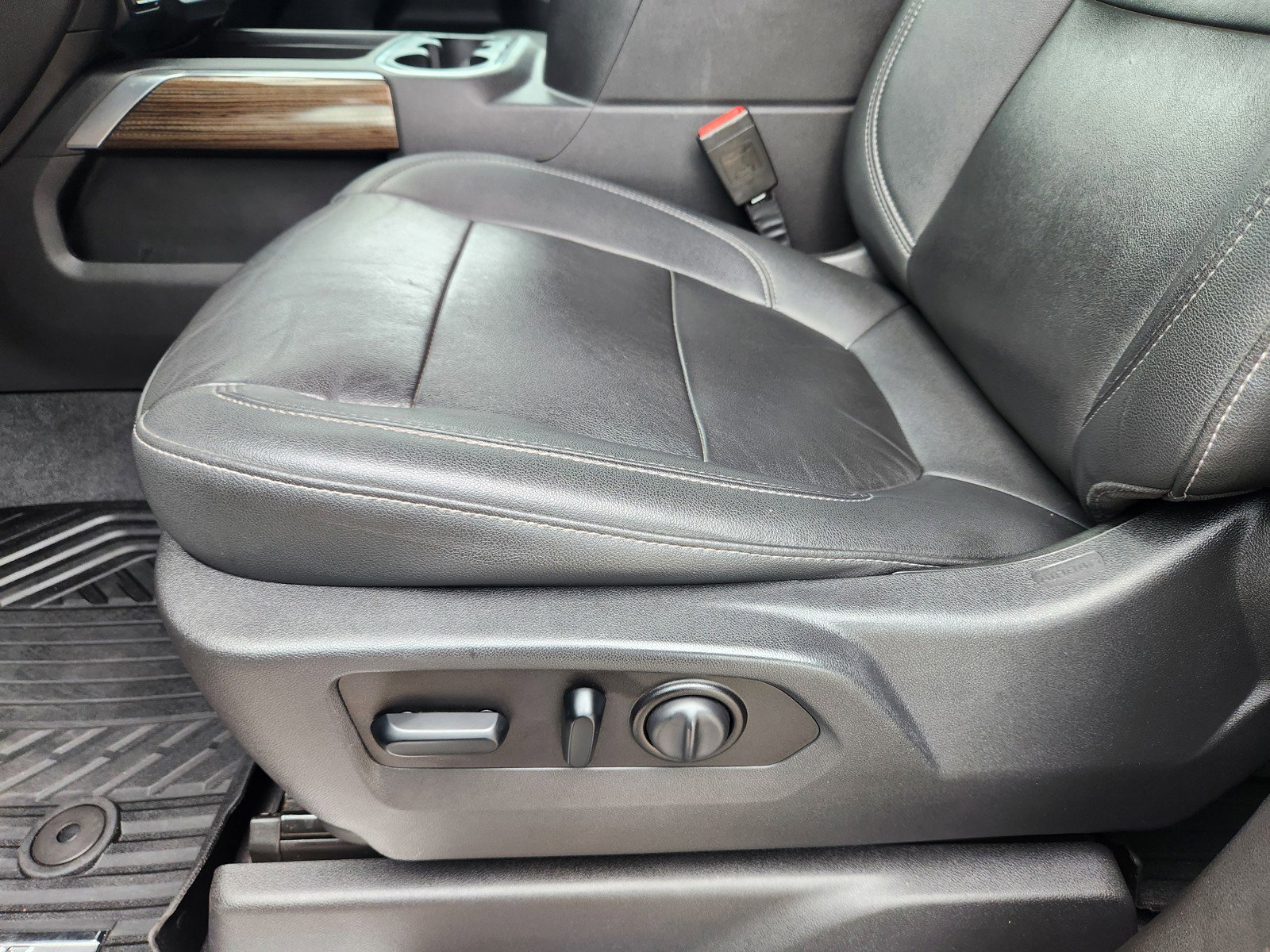 Used 2021 Chevrolet Silverado 1500 LT Trail Boss w/ Convenience Package II image 22