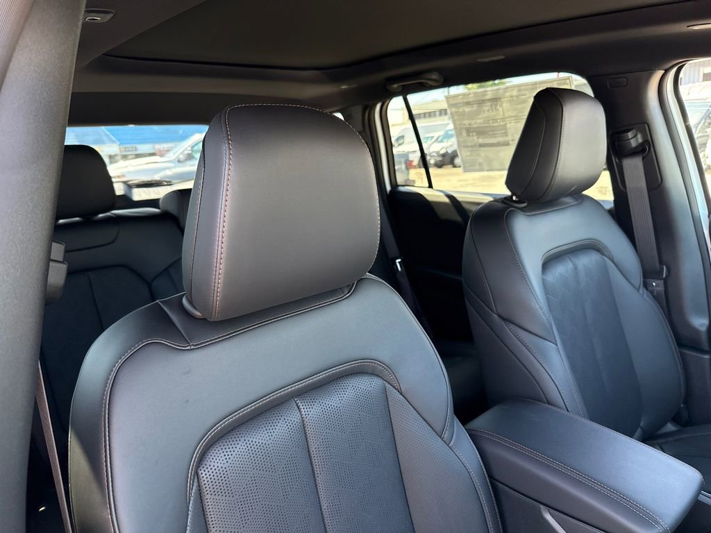 New 2026 Jeep Cherokee Overland w/ Advanced Pro Tech Group AWD/4WD image 12