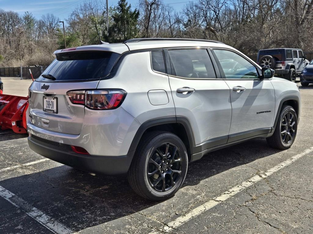 Certified 2025 Jeep Compass Latitude w/ Sun & Sound Group image 3