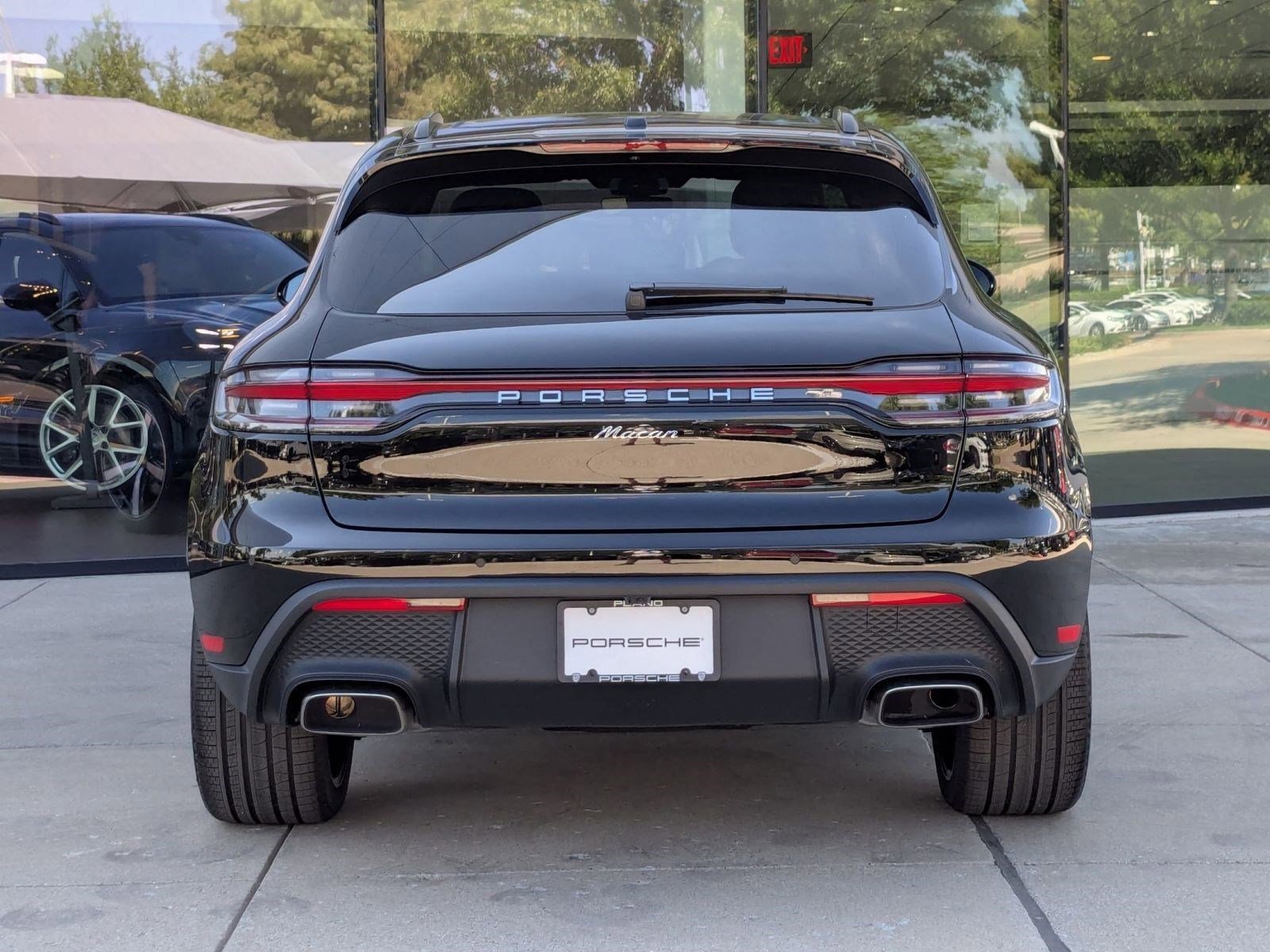 Certified 2026 Porsche Macan AWD/4WD image 10