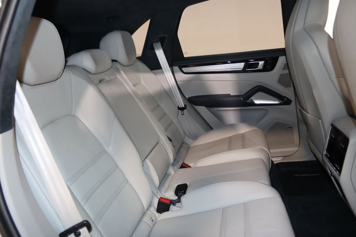 Used 2020 Porsche Cayenne Turbo AWD/4WD image 78