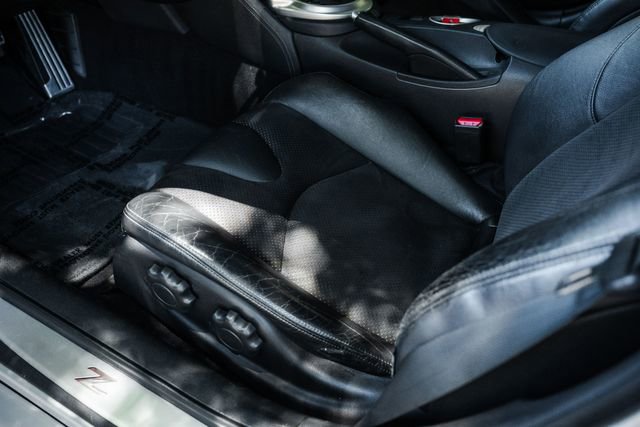 Used 2009 Nissan 370Z Touring w/ Sport Pkg image 59