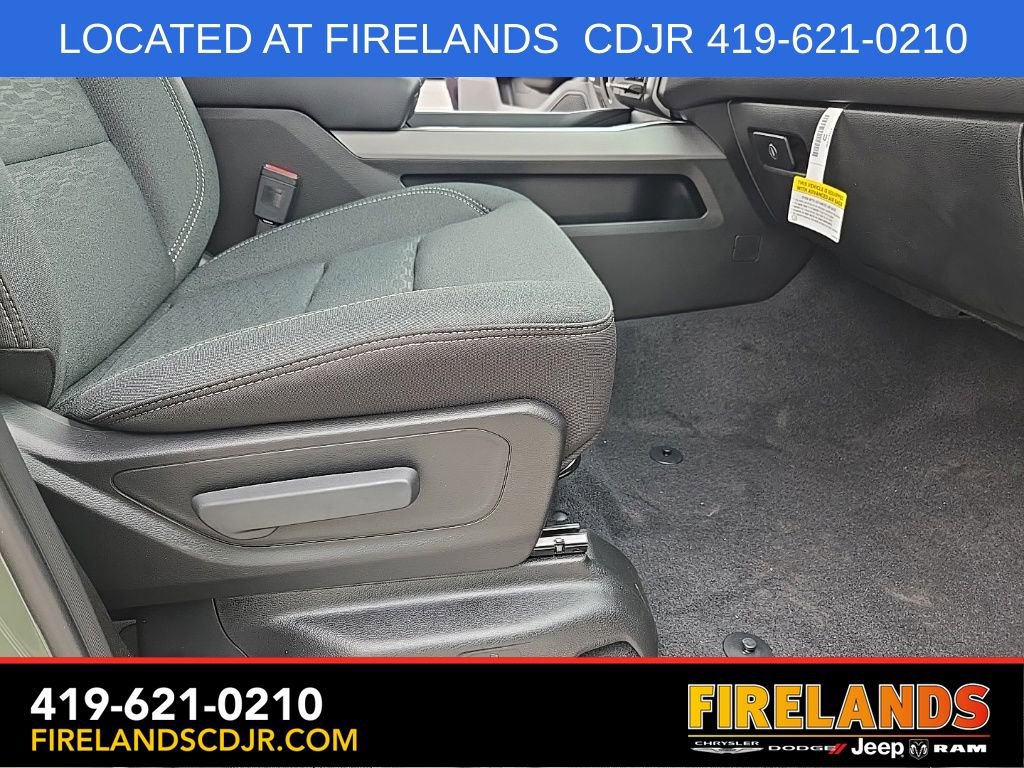 New 2026 RAM 1500 4x4 Crew Cab image 28