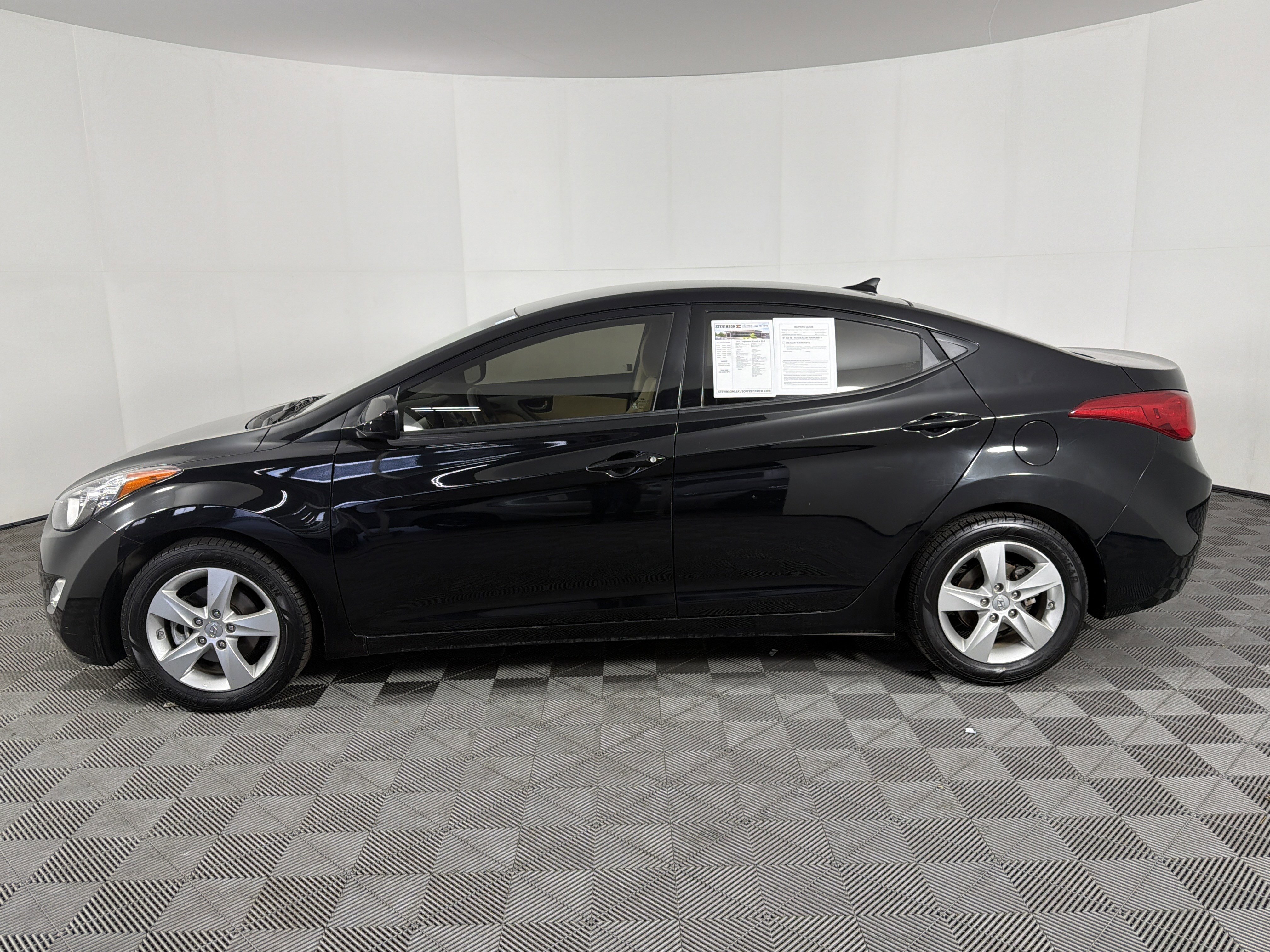 Used 2013 Hyundai Elantra GLS w/ Preferred Pkg FWD image 4