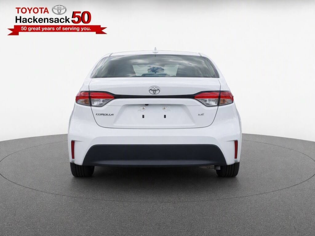 Used 2025 Toyota Corolla LE FWD image 7