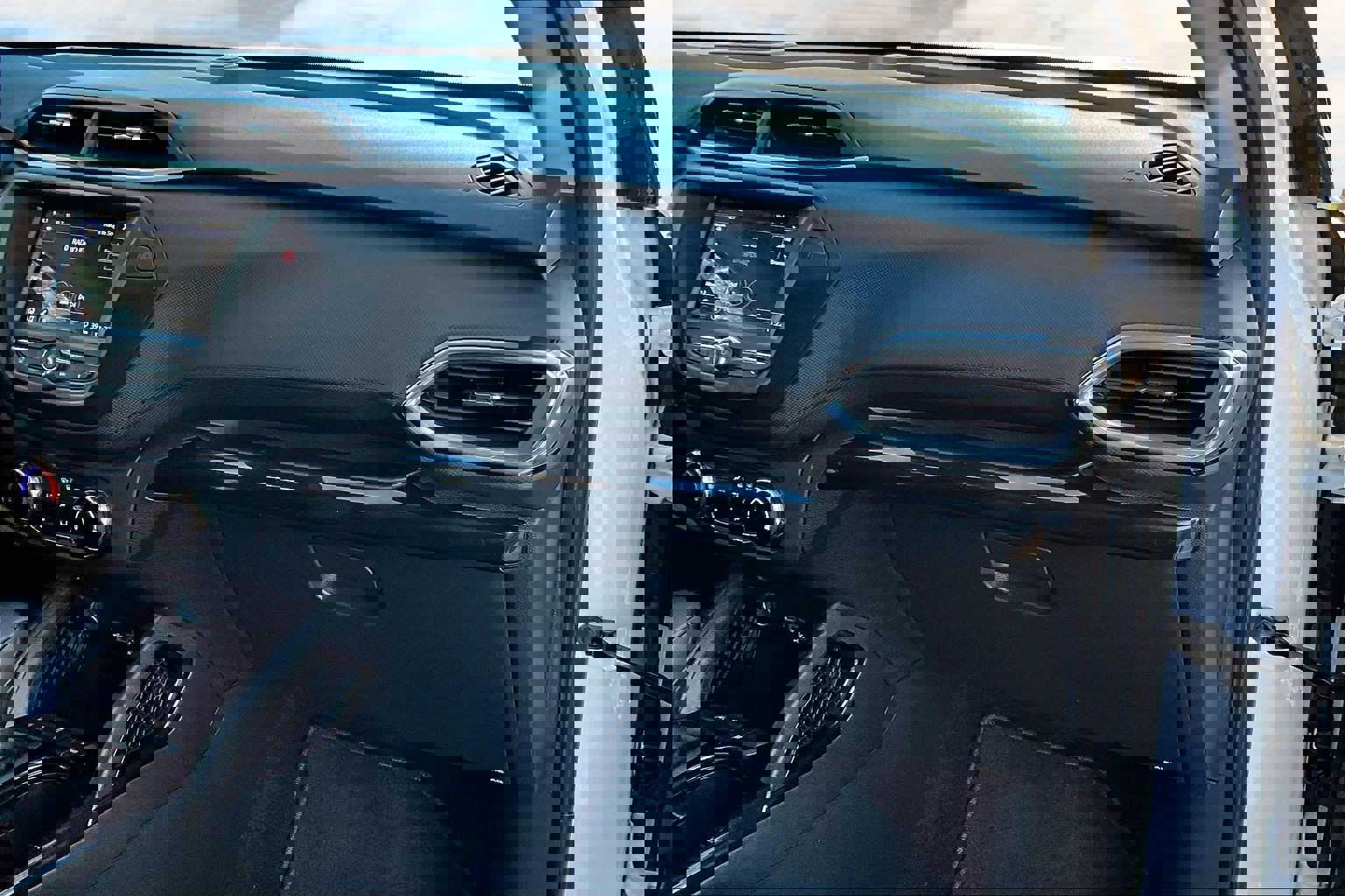 Used 2022 Chevrolet TrailBlazer LT w/ Driver Confidence Package image 18