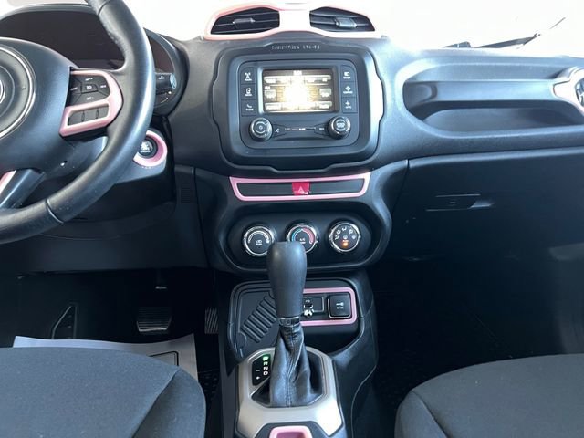 Used 2016 Jeep Renegade Latitude image 9