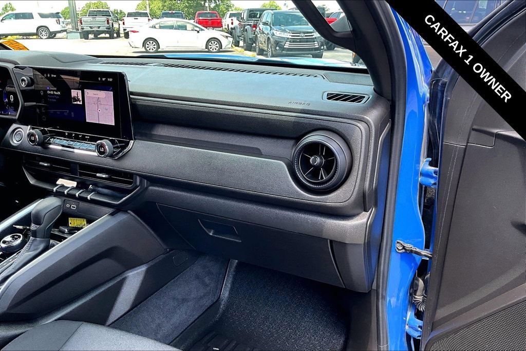 Used 2025 Chevrolet Colorado Trail Boss AWD/4WD image 26