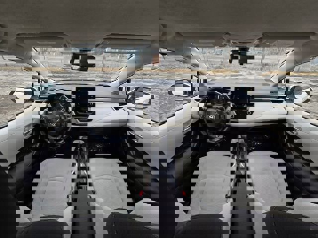 Used 2021 Toyota Corolla LE image 17