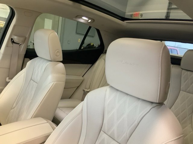 Used 2023 Buick Envision Avenir image 17
