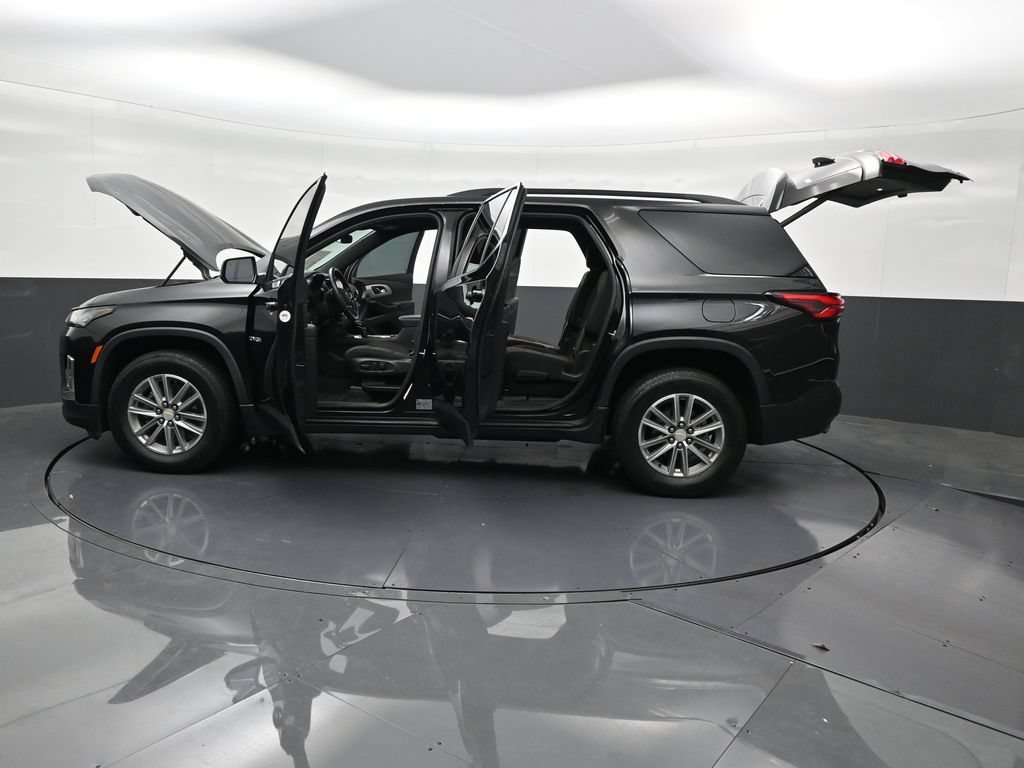 Used 2022 Chevrolet Traverse LT FWD image 34