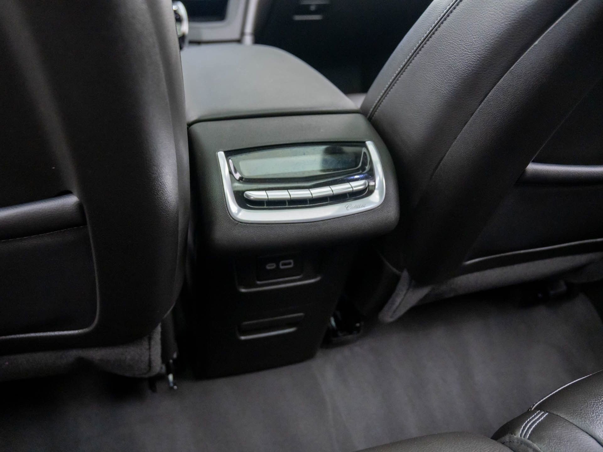 New 2025 Cadillac XT6 Luxury image 16