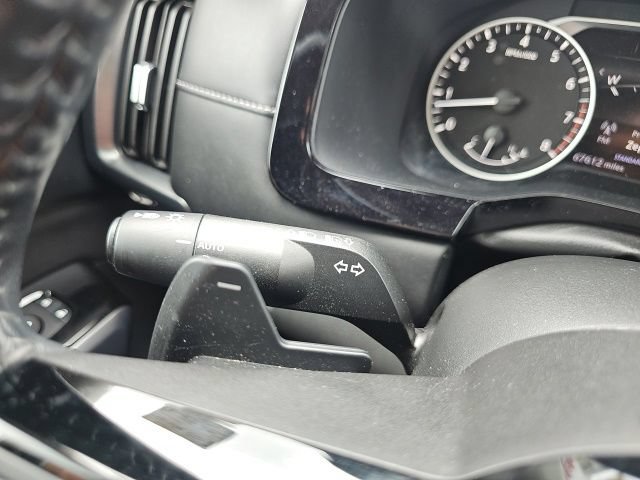 Used 2023 Nissan Pathfinder SL FWD image 35