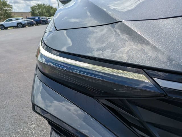 Used 2025 Hyundai Elantra SEL FWD image 10
