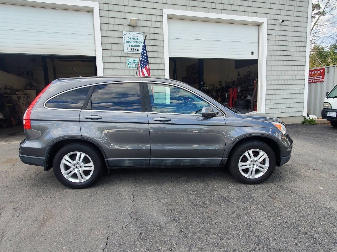 Used 2011 Honda CR-V EX-L image 9