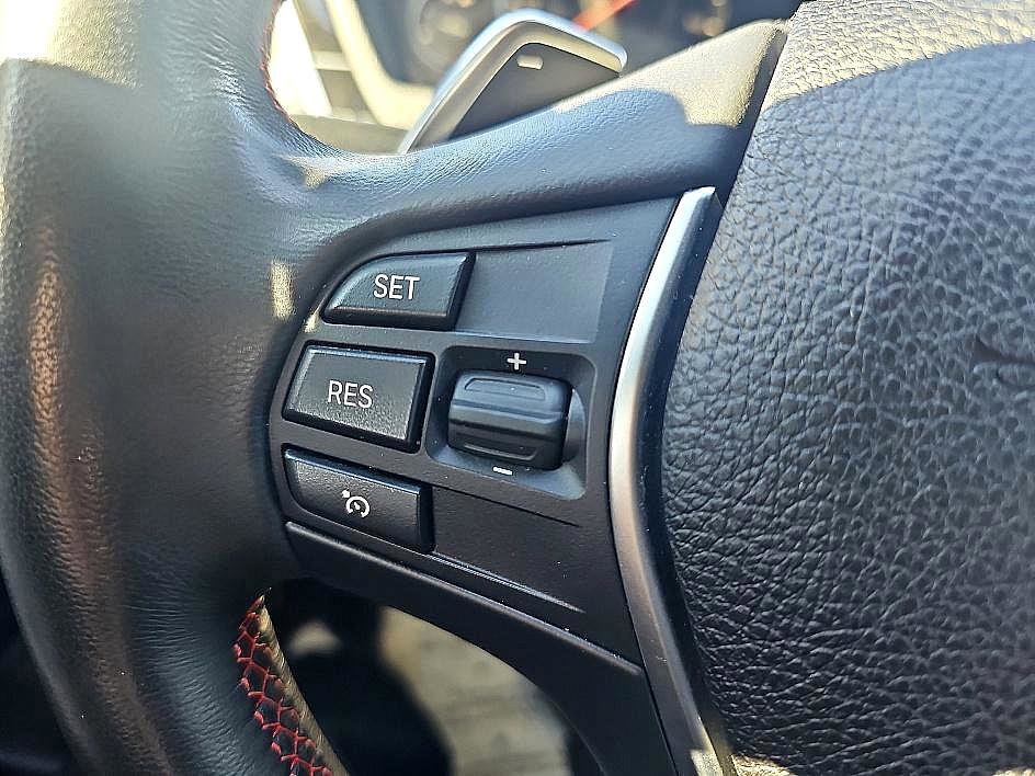 Used 2018 BMW 330i xDrive Sedan image 22