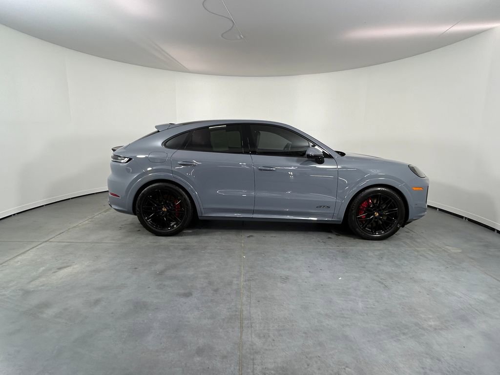 Used 2025 Porsche Cayenne GTS AWD/4WD image 8