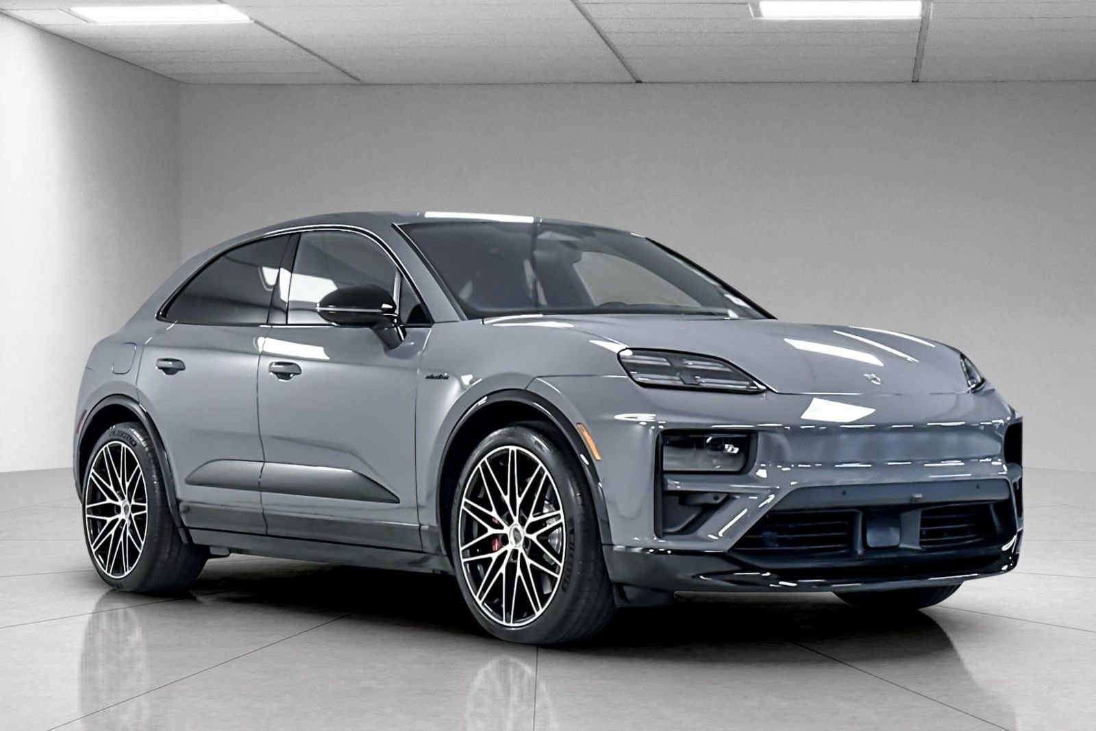 New 2025 Porsche Macan Turbo Electric image 10