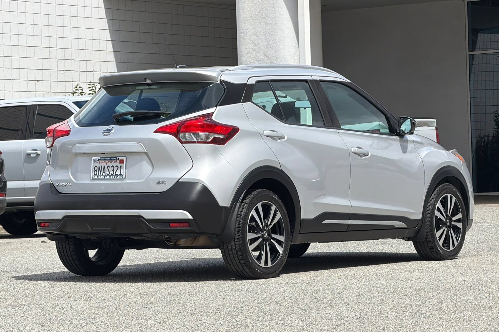 Used 2019 Nissan Kicks SR FWD image 4