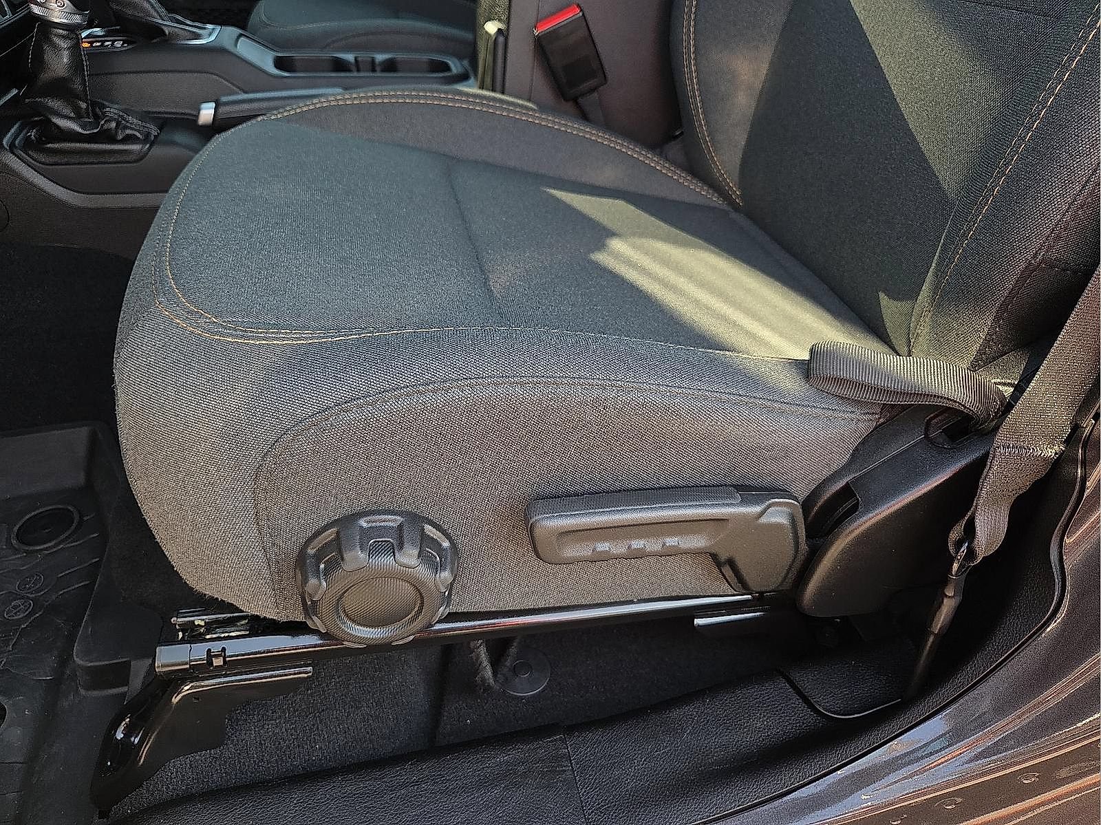 Used 2025 Jeep Wrangler Unlimited Sport AWD/4WD image 14