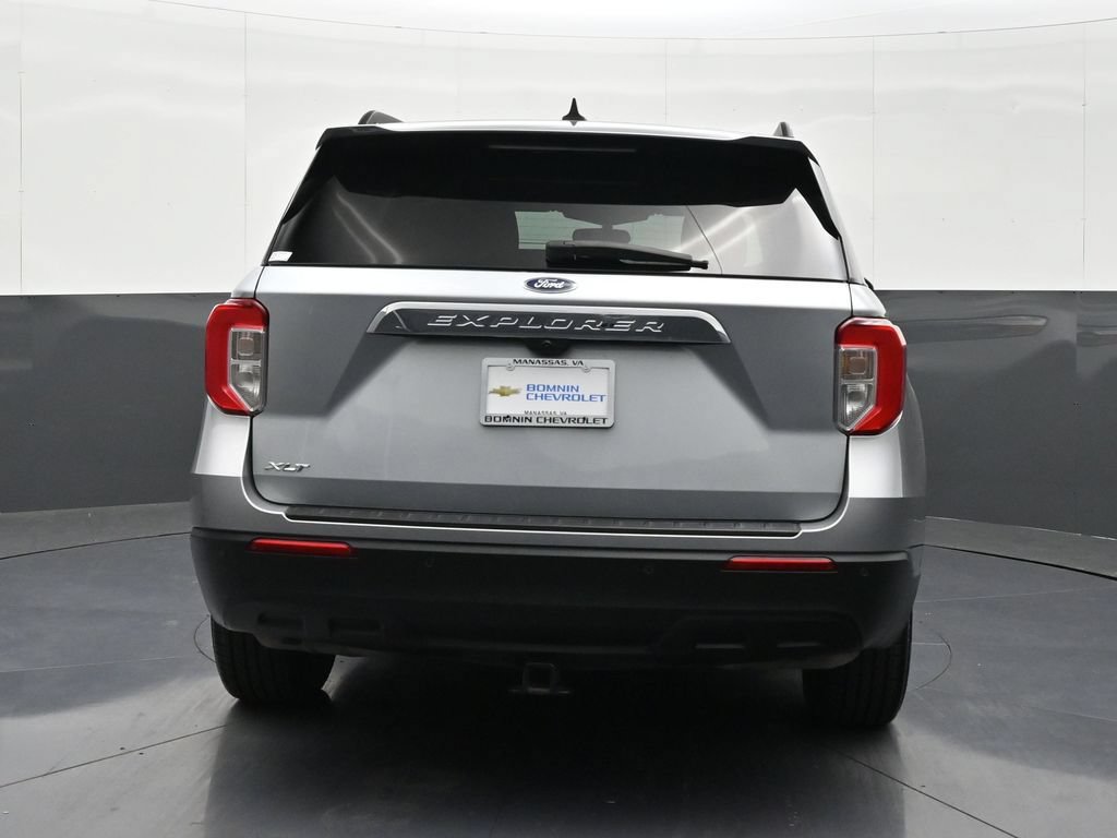 Used 2023 Ford Explorer XLT RWD image 4