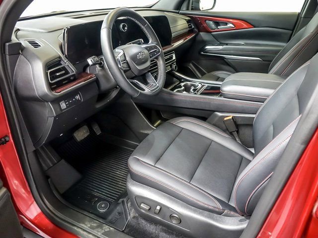 Certified 2025 Chevrolet Traverse Z71 w/ Driver Confidence Package image 14