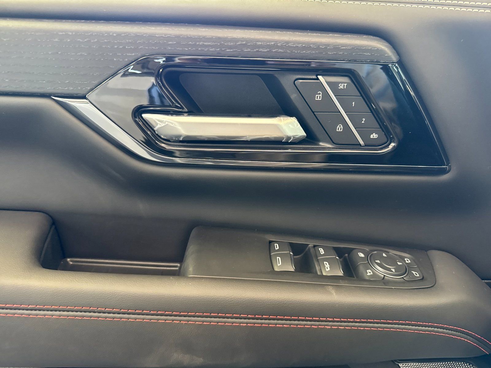 New 2026 GMC Yukon AT4 Ultimate AWD/4WD image 10