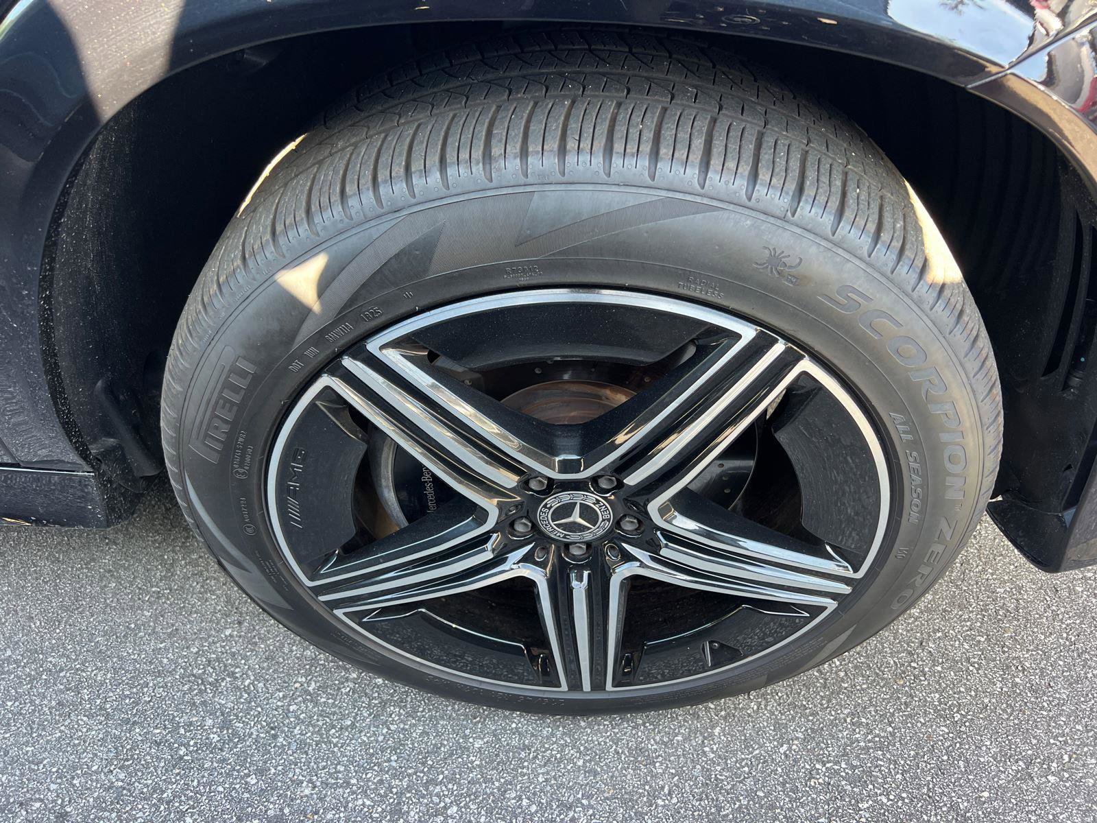 Used 2025 Mercedes-Benz GLE 350 4MATIC image 3