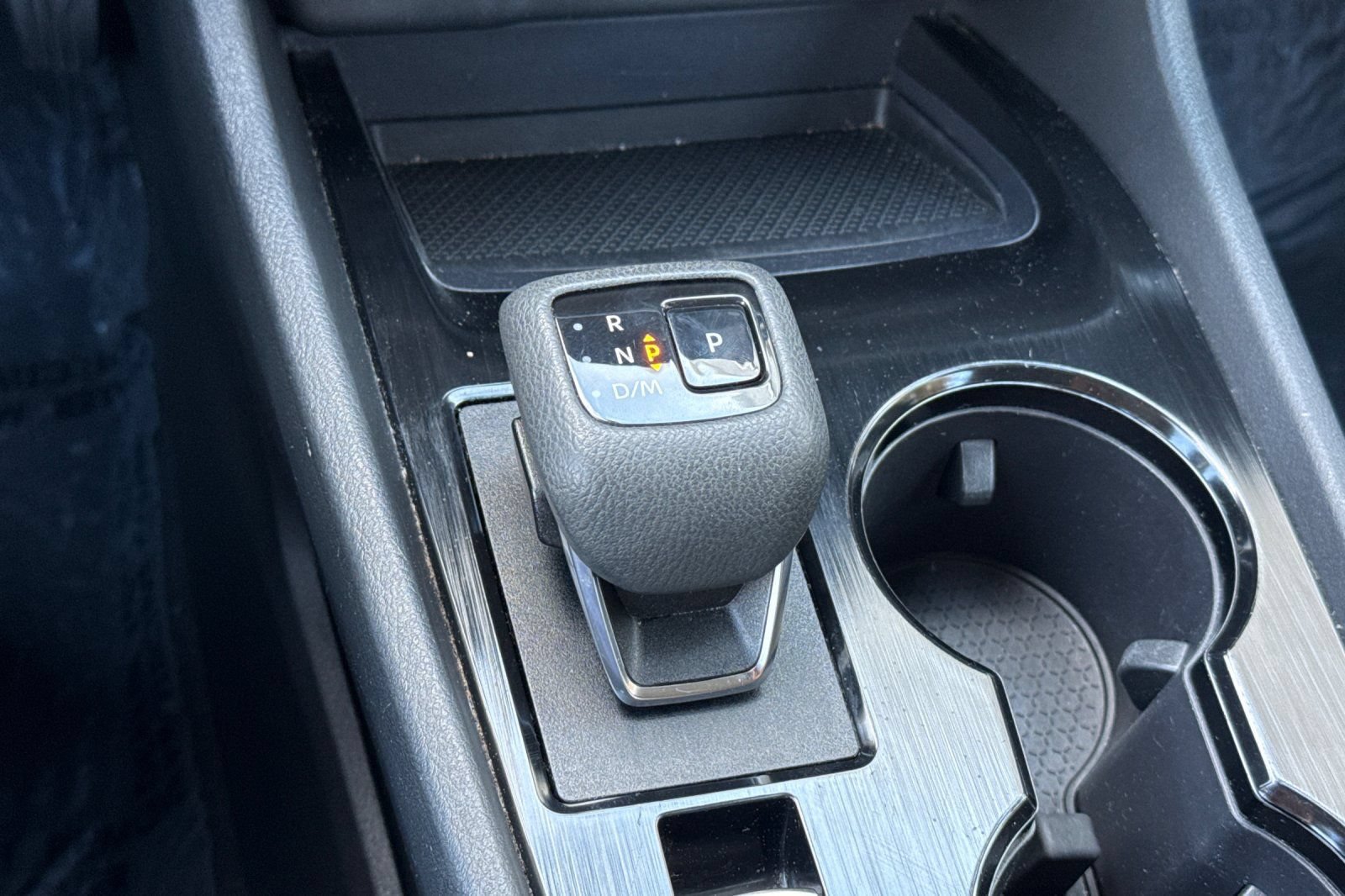 Used 2024 Nissan Rogue SV FWD image 27