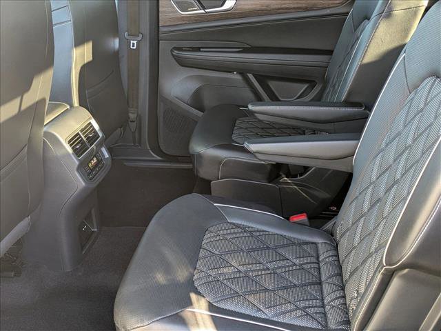 Used 2024 Volkswagen Atlas SEL Premium R-Line image 20