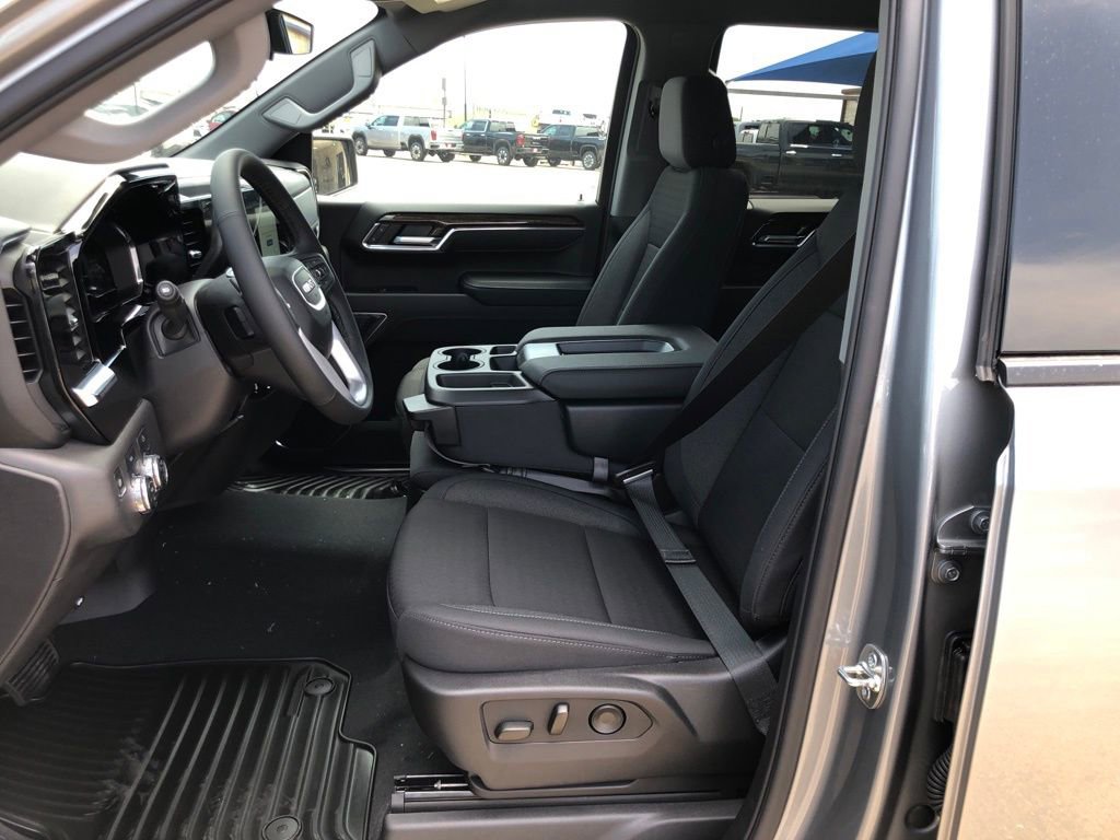 New 2025 GMC Sierra 1500 Elevation image 12