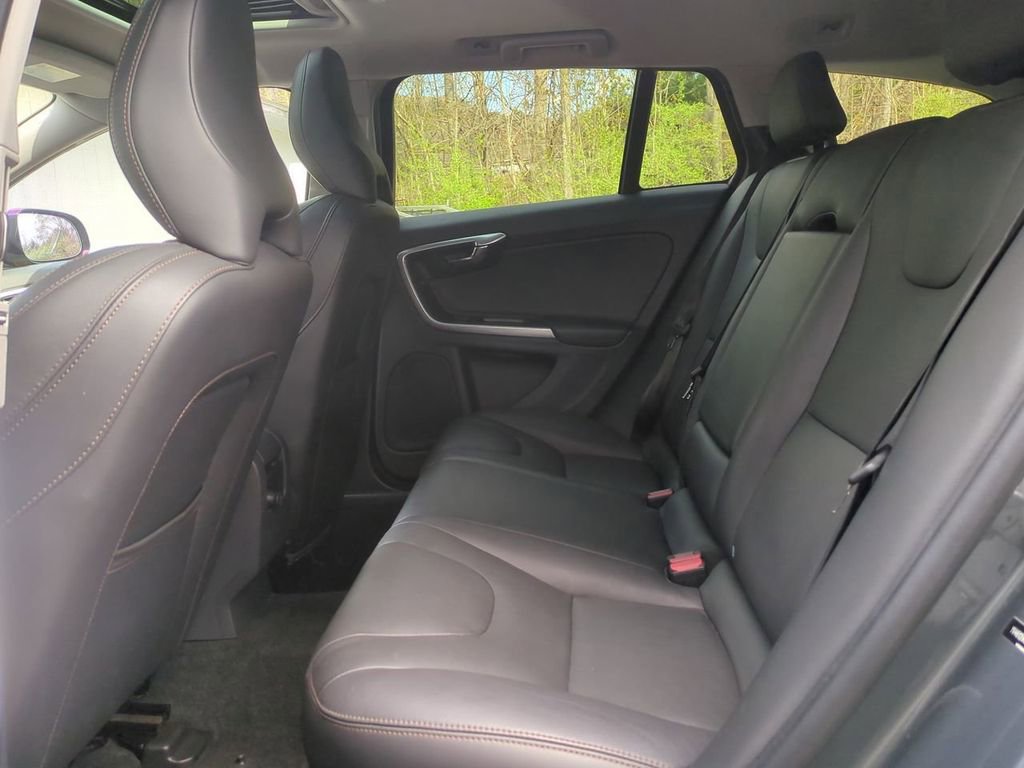 Used 2016 Volvo V60 T5 Cross Country w/ Convenience Package AWD/4WD image 24