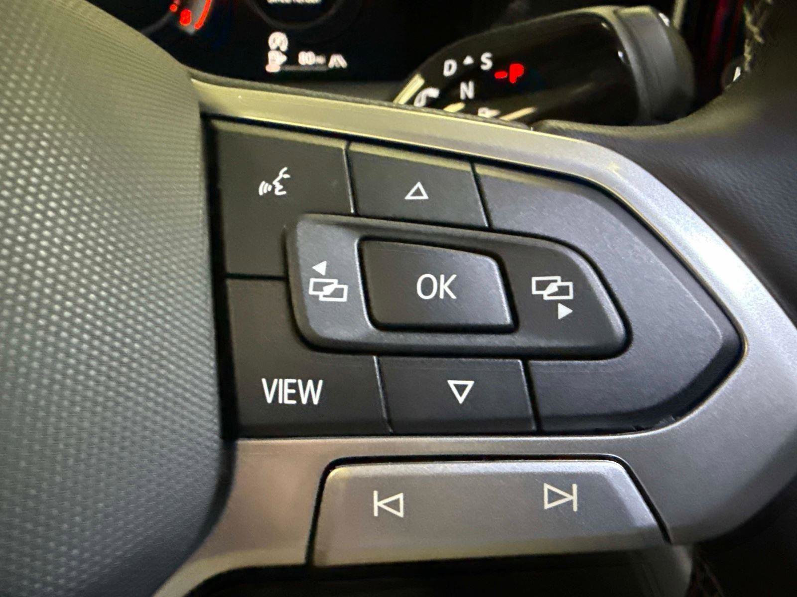 New 2026 Volkswagen Tiguan SE image 17