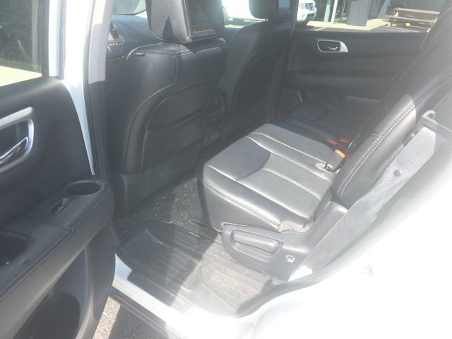 Used 2017 Nissan Pathfinder Platinum w/ Family Entertainment Package FWD image 13