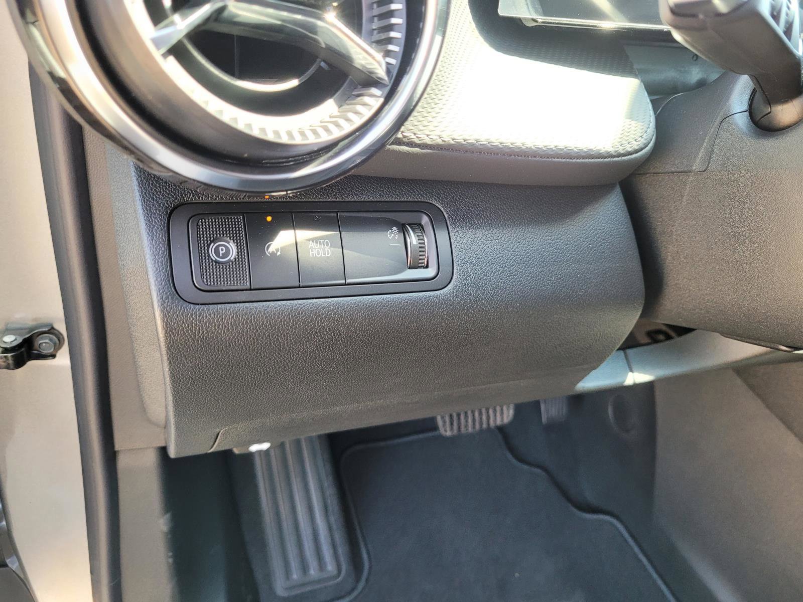 New 2027 Chevrolet Equinox LT w/ Safety and Technology Package FWD image 17