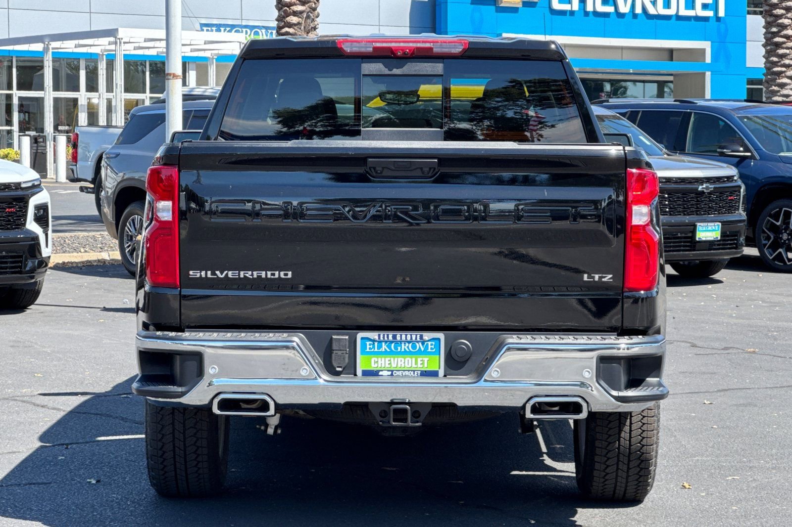 New 2026 Chevrolet Silverado 1500 LTZ w/ LTZ Premium Package AWD/4WD image 4