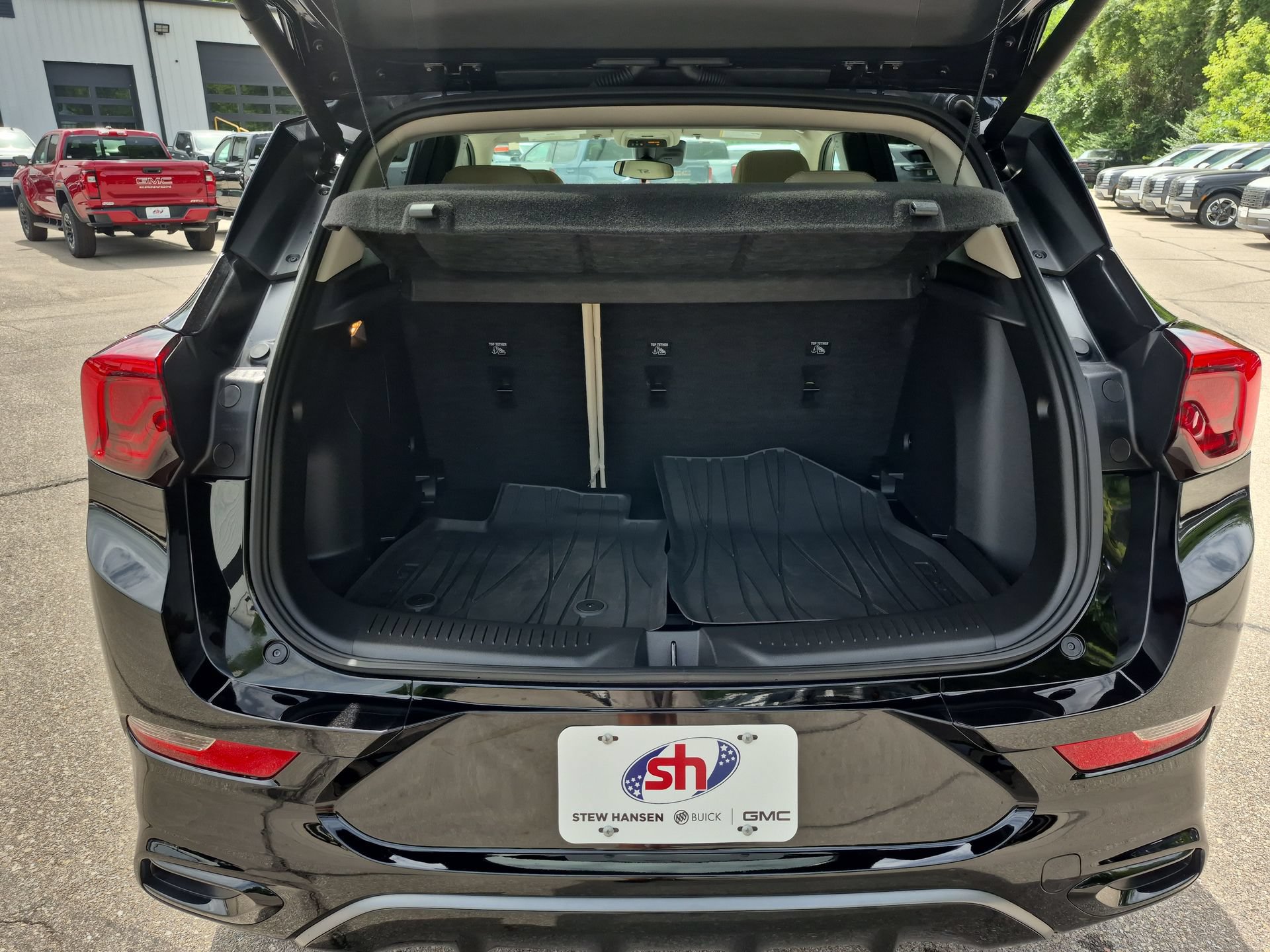 Certified 2024 Buick Encore GX Sport Touring w/ Comfort Package AWD/4WD image 25