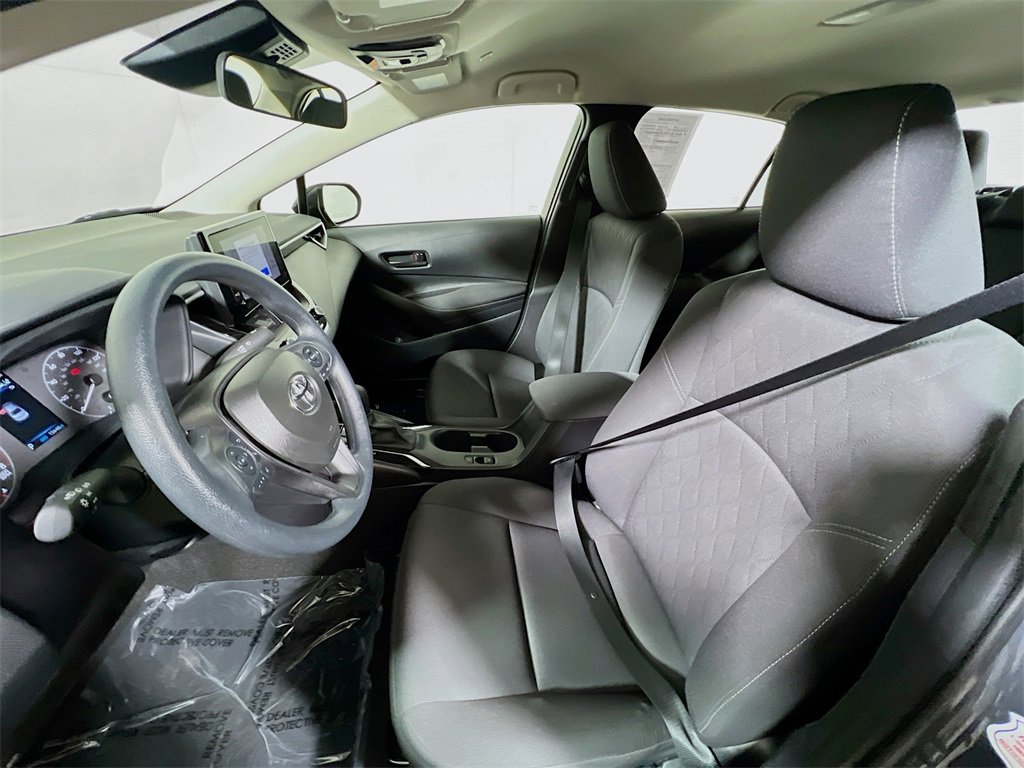 Used 2025 Toyota Corolla LE image 19