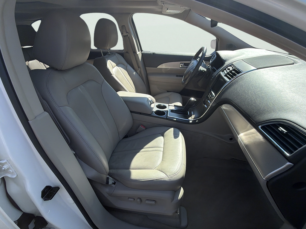 Used 2013 Lincoln MKX AWD image 17