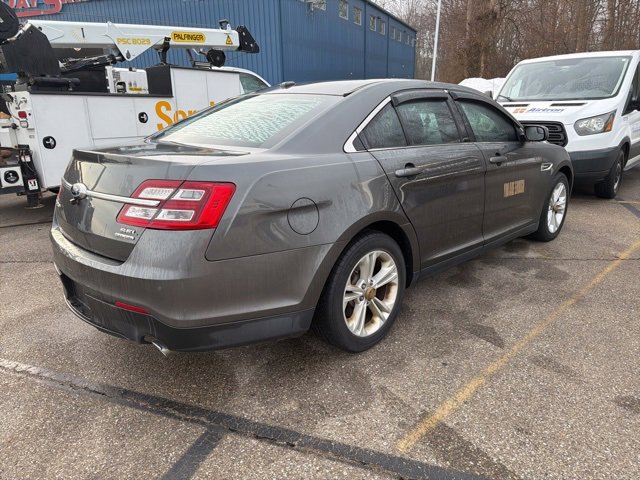 Used 2015 Ford Taurus SEL image 5