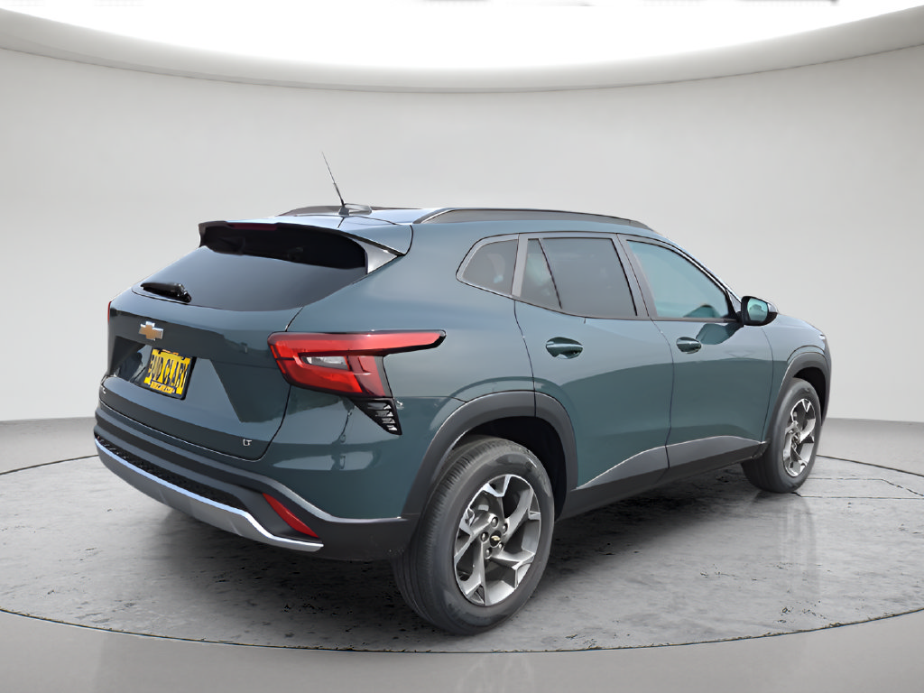 New 2026 Chevrolet Trax LT w/ LT Convenience Package FWD image 5