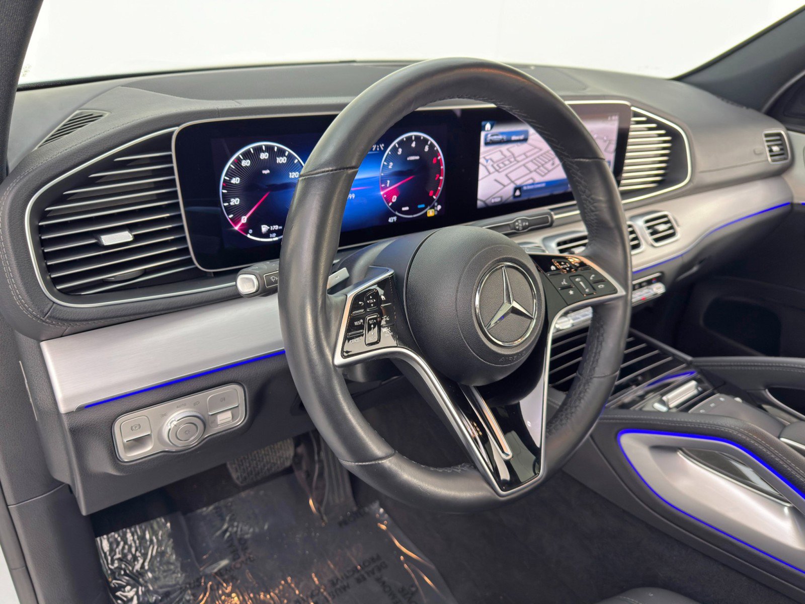 Used 2024 Mercedes-Benz GLS 450 4MATIC image 14