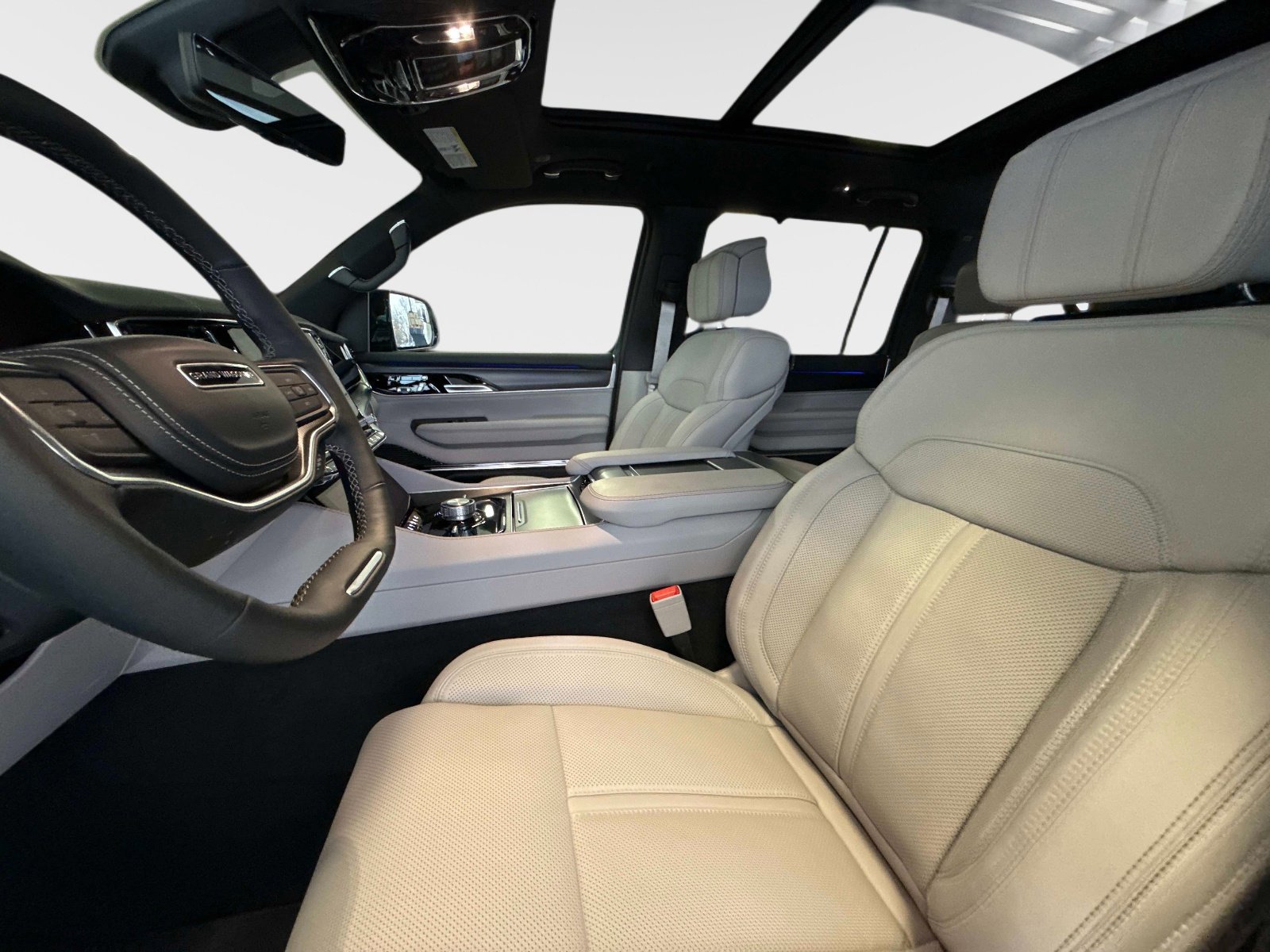 New 2026 Jeep Grand Wagoneer Summit image 22
