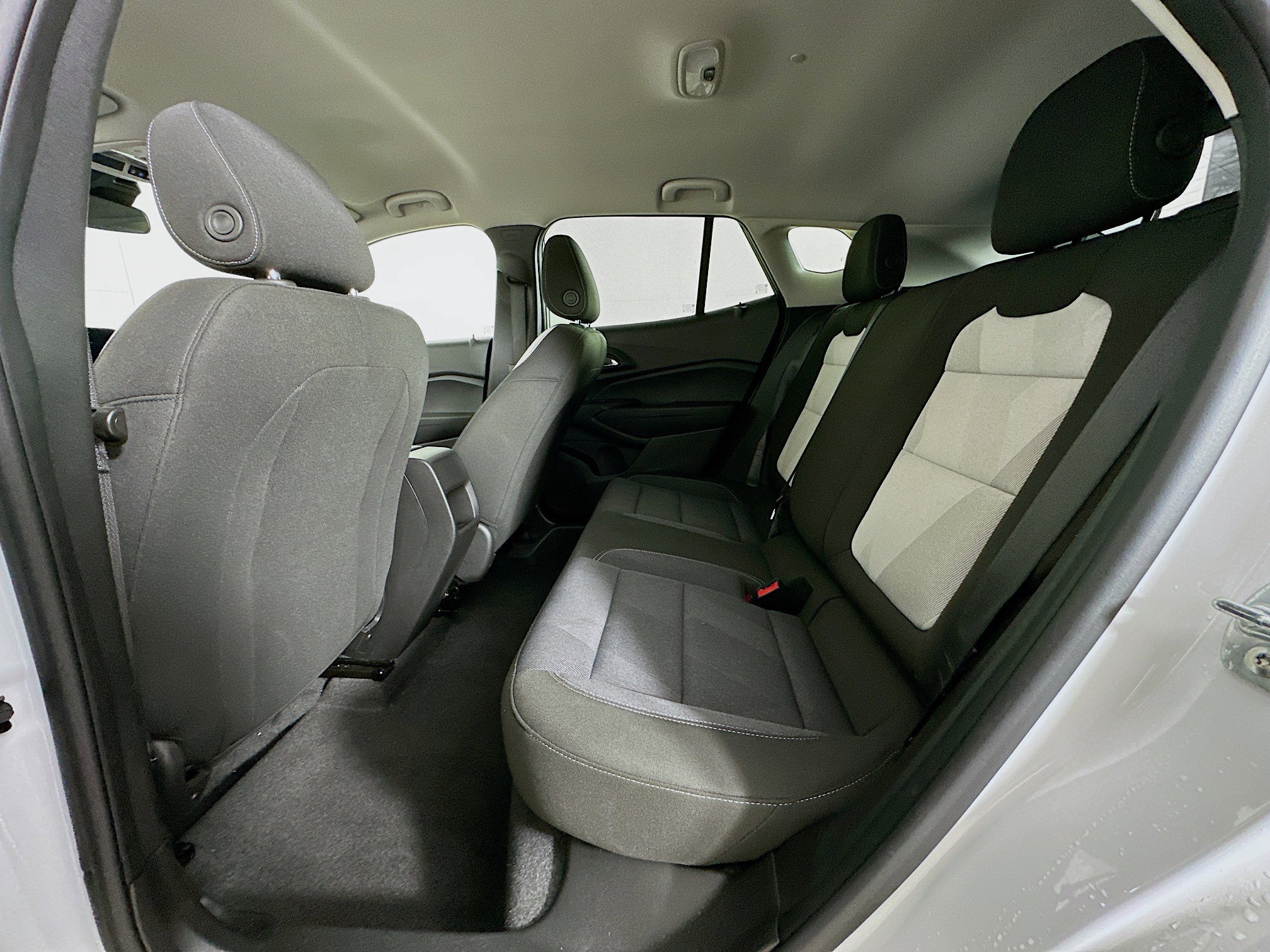 Used 2025 Chevrolet Trax LS image 26