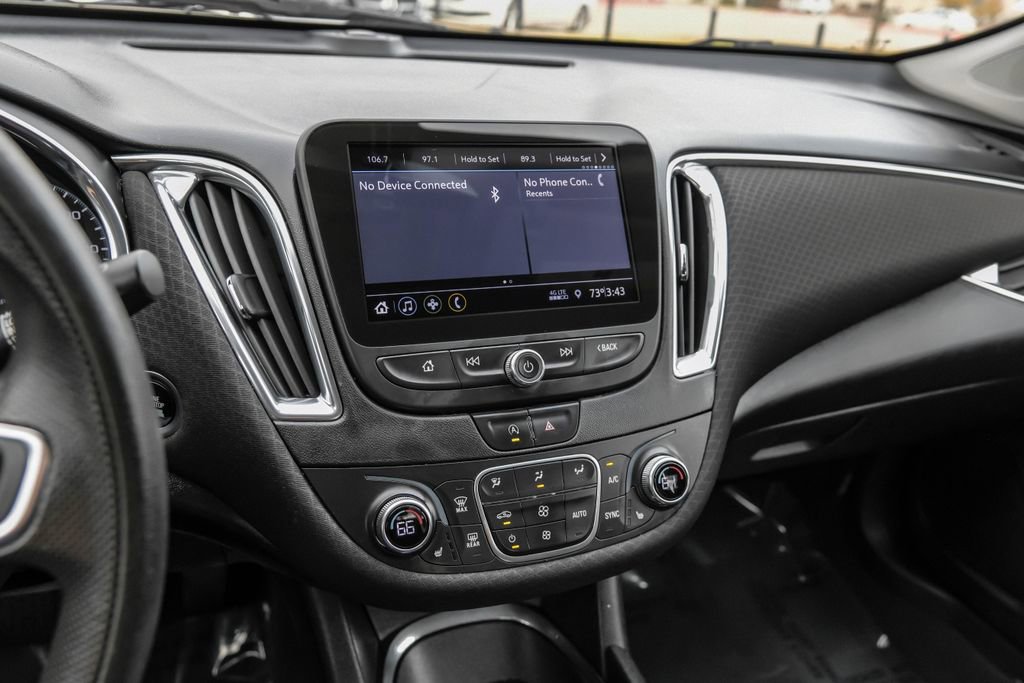 Used 2020 Chevrolet Malibu LT image 24