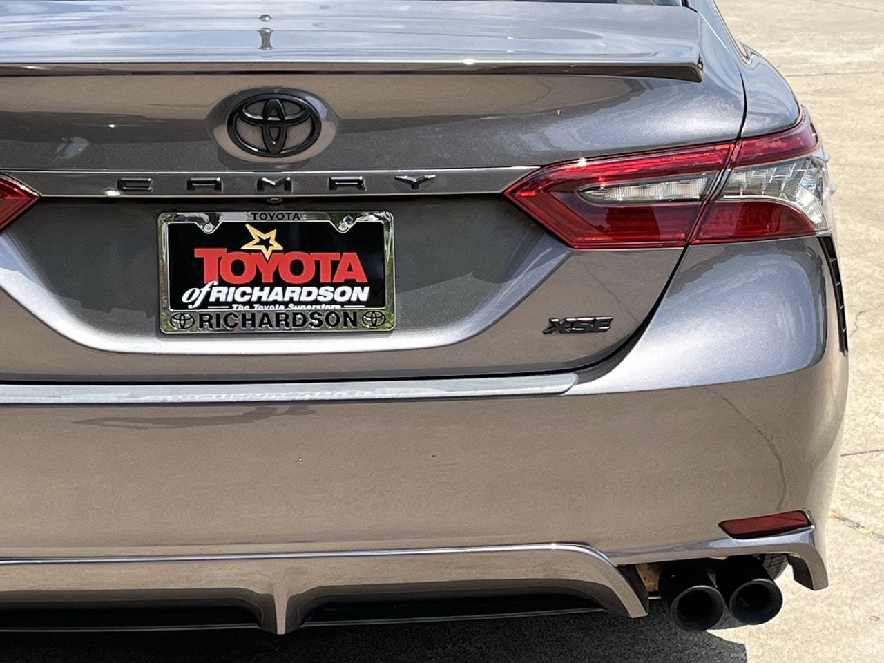 Used 2021 Toyota Camry XSE FWD image 6