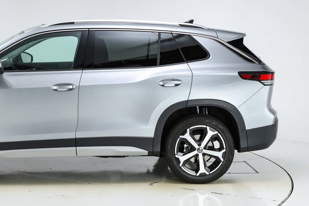 New 2026 Volkswagen Tiguan SE image 43