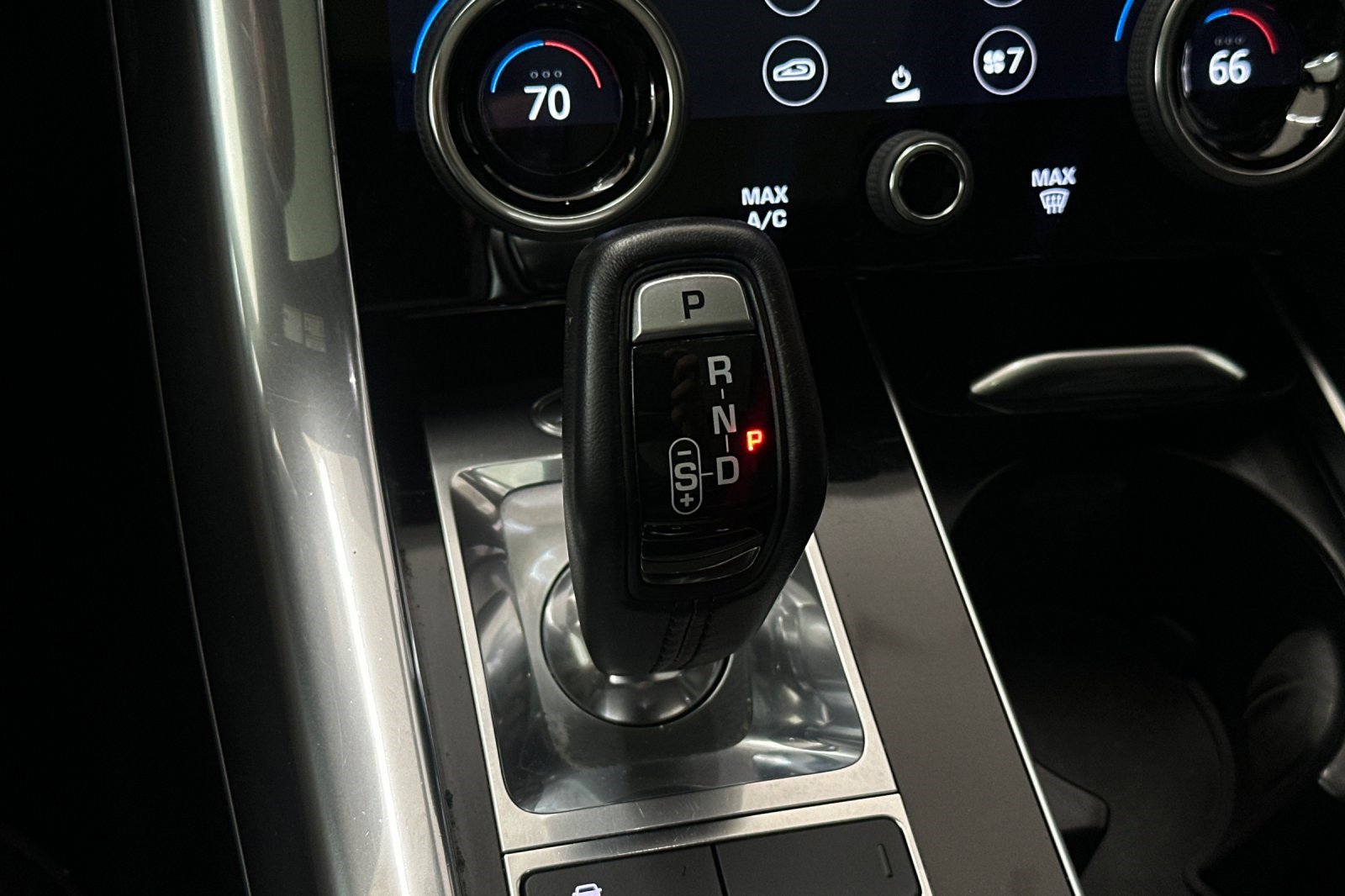 Used 2019 Land Rover Range Rover Sport HSE Dynamic image 18