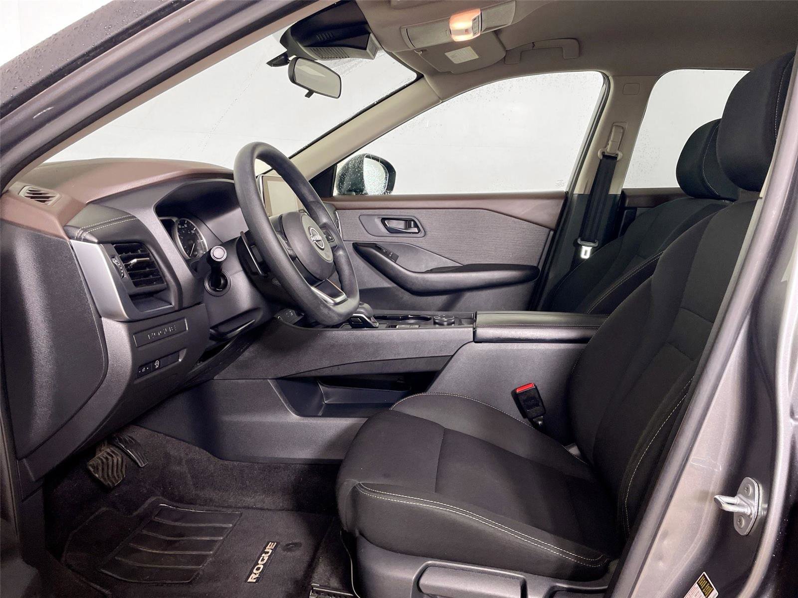 Used 2023 Nissan Rogue S AWD/4WD image 5