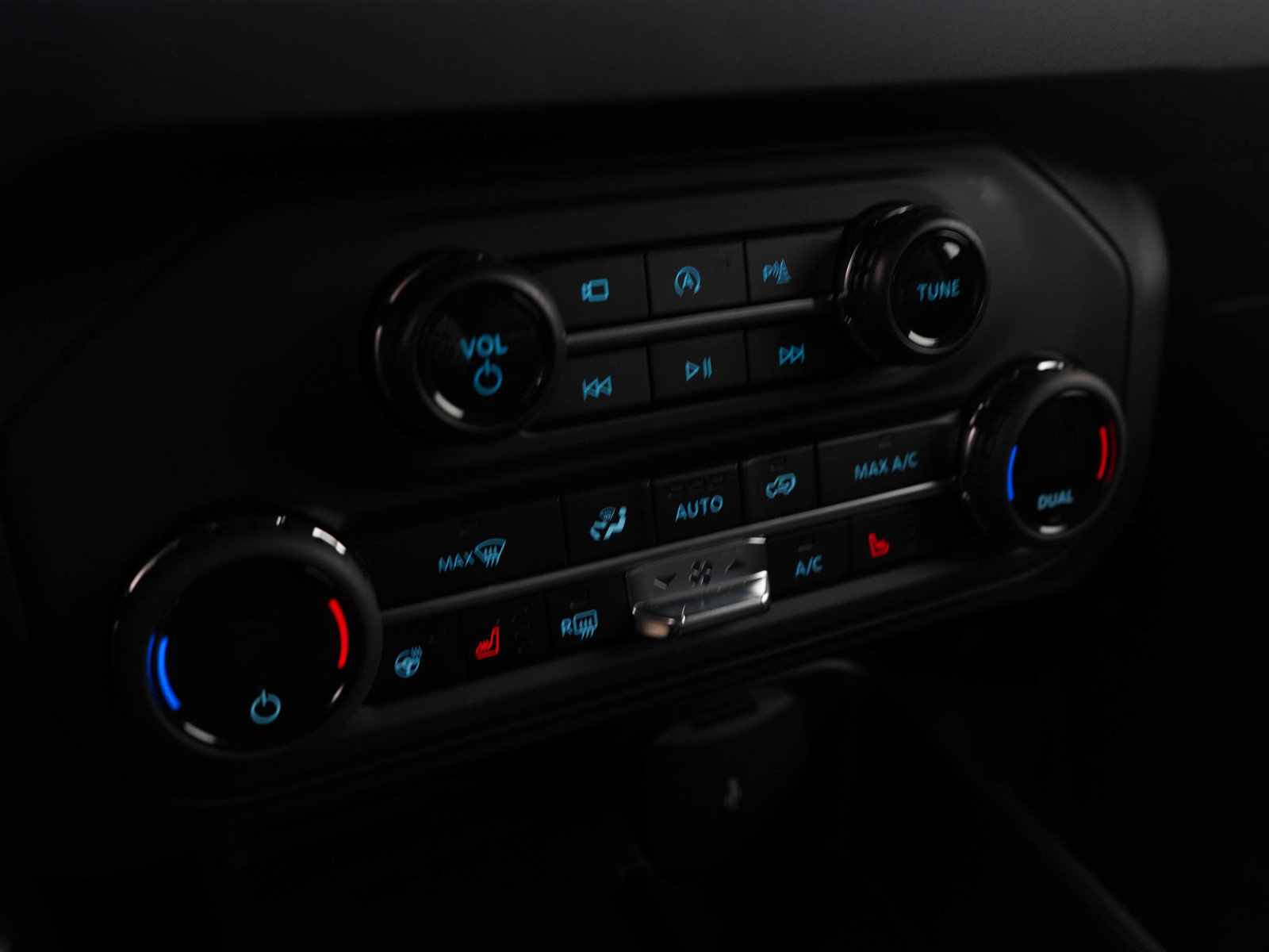 Used 2025 Ford Bronco Outer Banks image 21